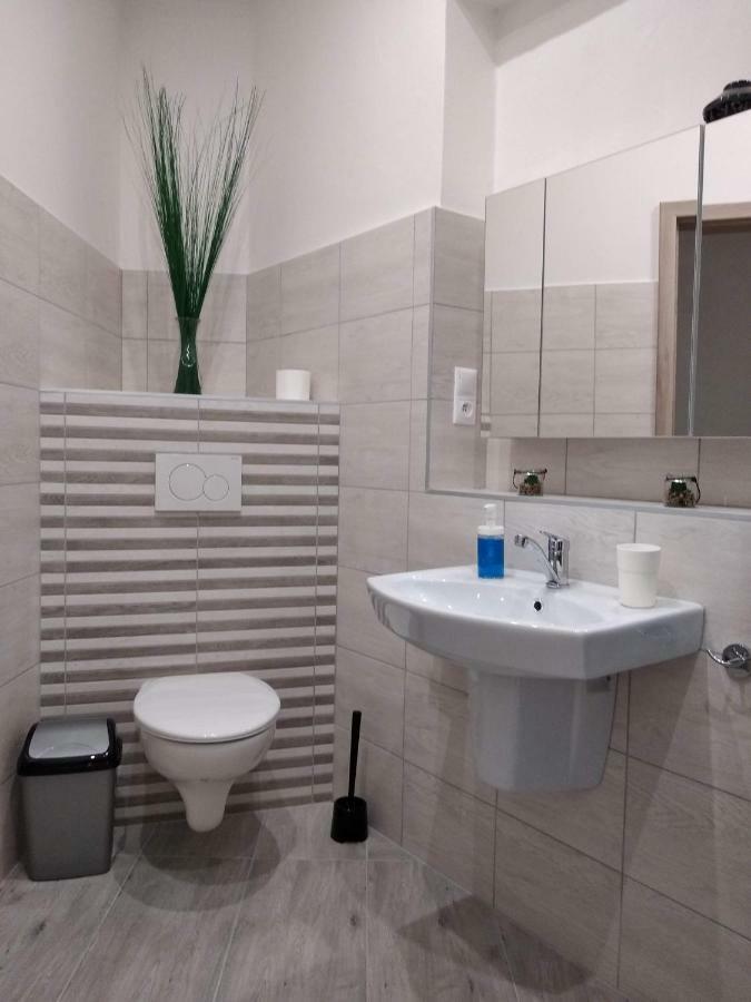 Kate & Jenny Apartments - Cosy Place In The City Center Μπρατισλάβα Εξωτερικό φωτογραφία