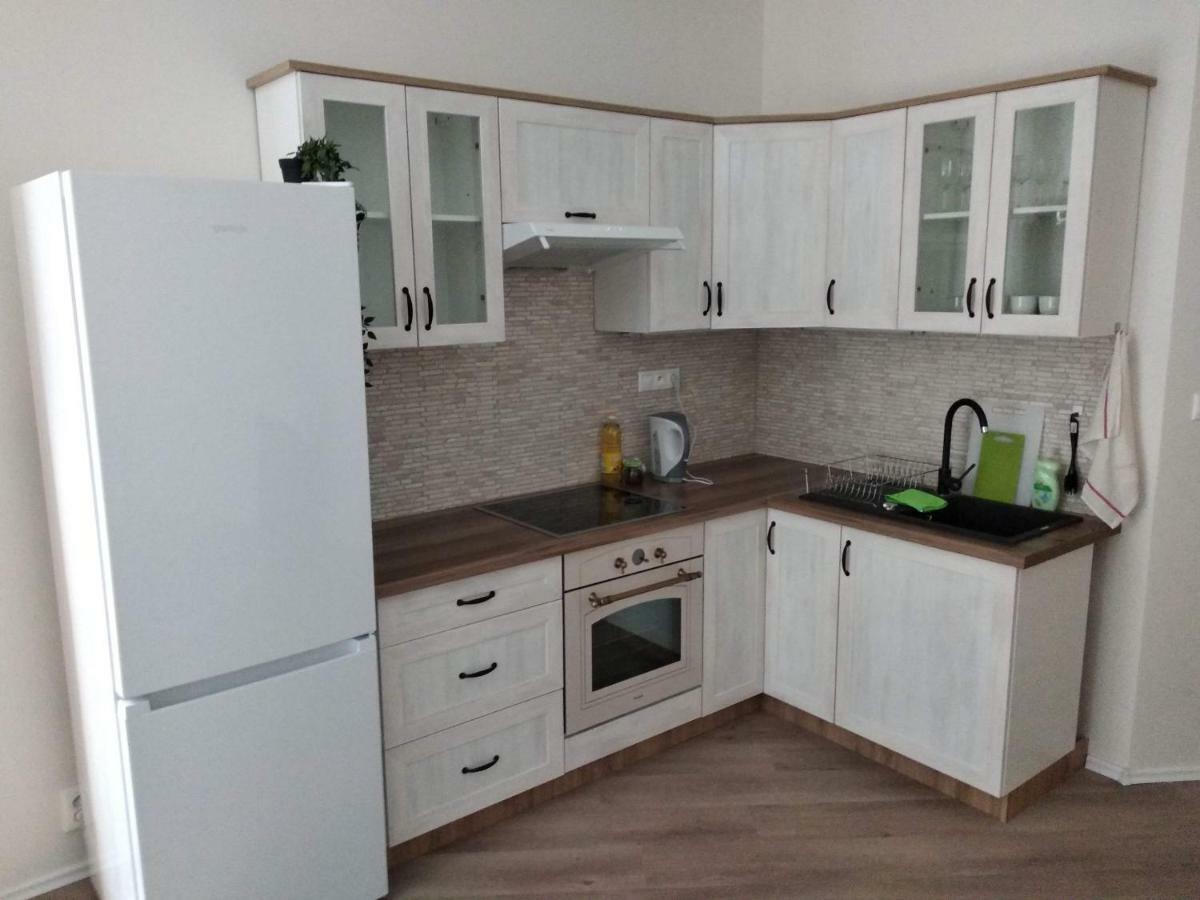 Kate & Jenny Apartments - Cosy Place In The City Center Μπρατισλάβα Εξωτερικό φωτογραφία