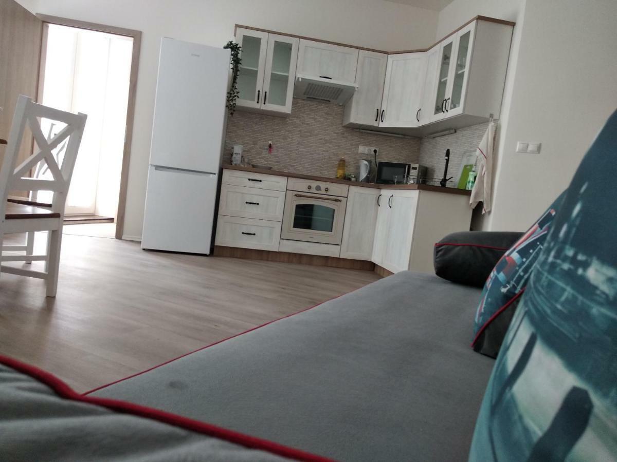 Kate & Jenny Apartments - Cosy Place In The City Center Μπρατισλάβα Εξωτερικό φωτογραφία